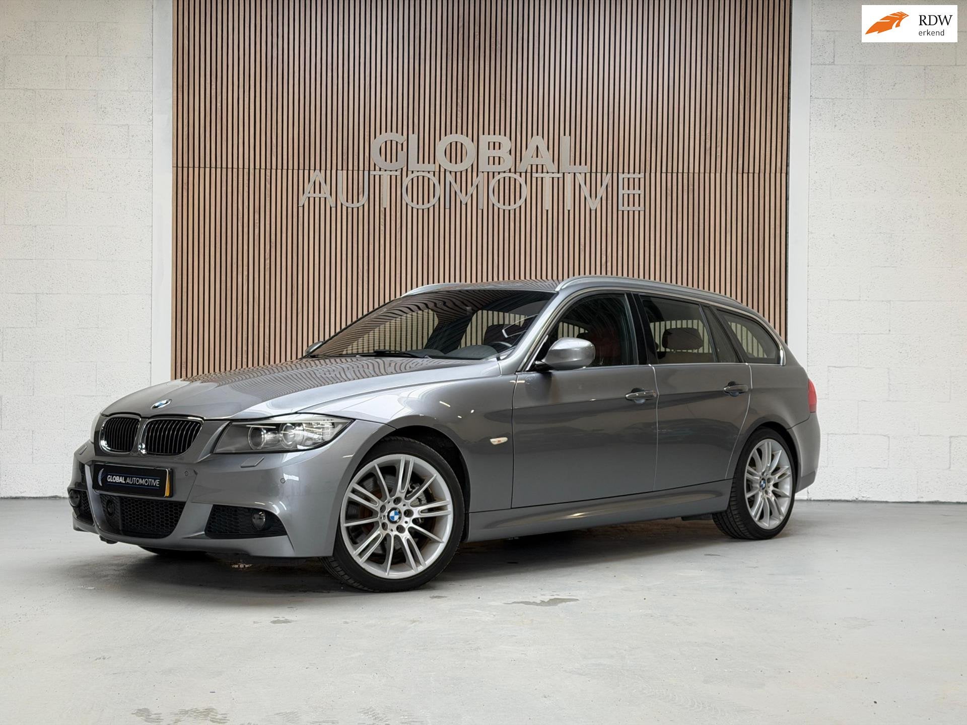 BMW 3-serie Touring 325xi LCI - 6 CILINDER - AUTOMAAT - M PA, Auto's, Automaat, Euro 5, Gebruikt, 2996 cc