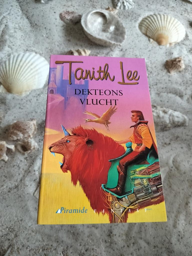 Tanith Lee - Dekteons vlucht, Boeken, Ophalen of Verzenden, Zo goed als nieuw, Tanith Lee