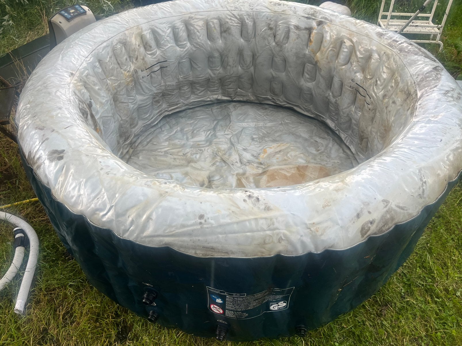 Intex Jacuzzi opblaasbaar hottub bubbelbad met lekkage, Ophalen, Gebruikt, Filter, Opblaasbaar