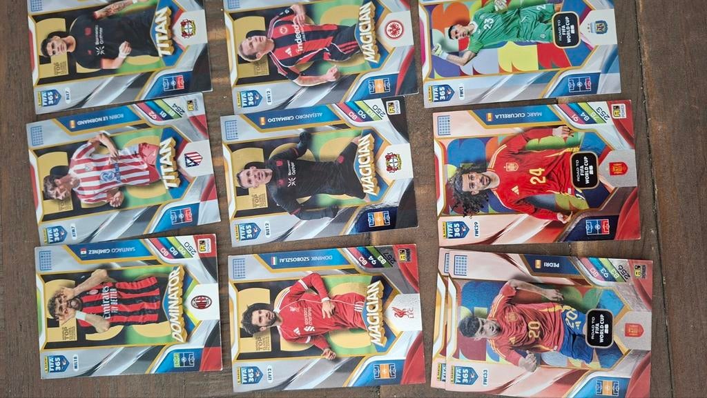 Panini Adrenalyn 2026 voetbalplaatjes ruilen of kopen, Ophalen of Verzenden, Zo goed als nieuw, Meerdere plaatjes