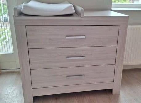 Whitewash kleurig ledikant, commode, plank en evt. kast, Ophalen, Gebruikt, Jongetje of Meisje