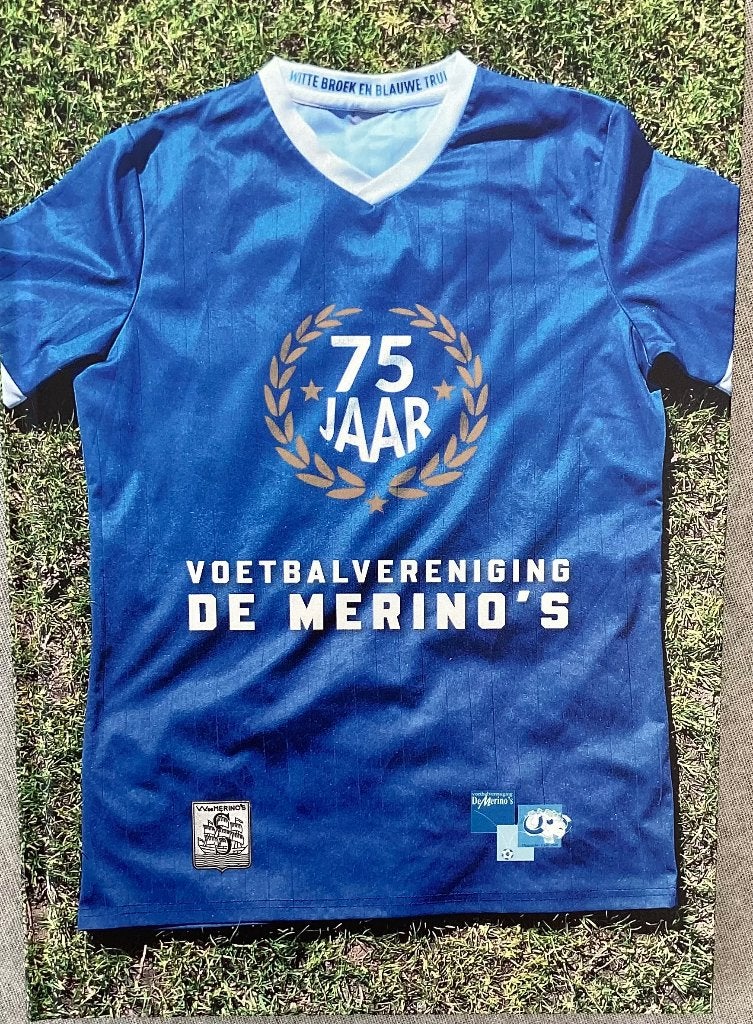 75 Jaar Voetbalvereniging De Merino’s, Ophalen of Verzenden, Zo goed als nieuw, Balsport