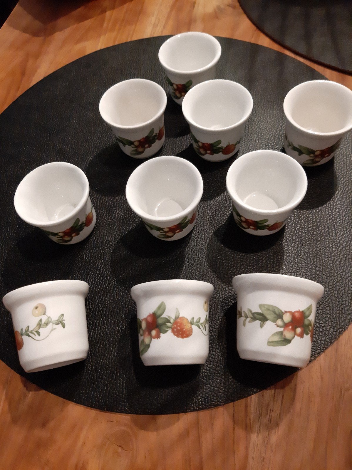 10 eierdopjes marjolein bastin bosvruchten servies, Huis en Inrichting, Overige typen, Ophalen of Verzenden, Zo goed als nieuw