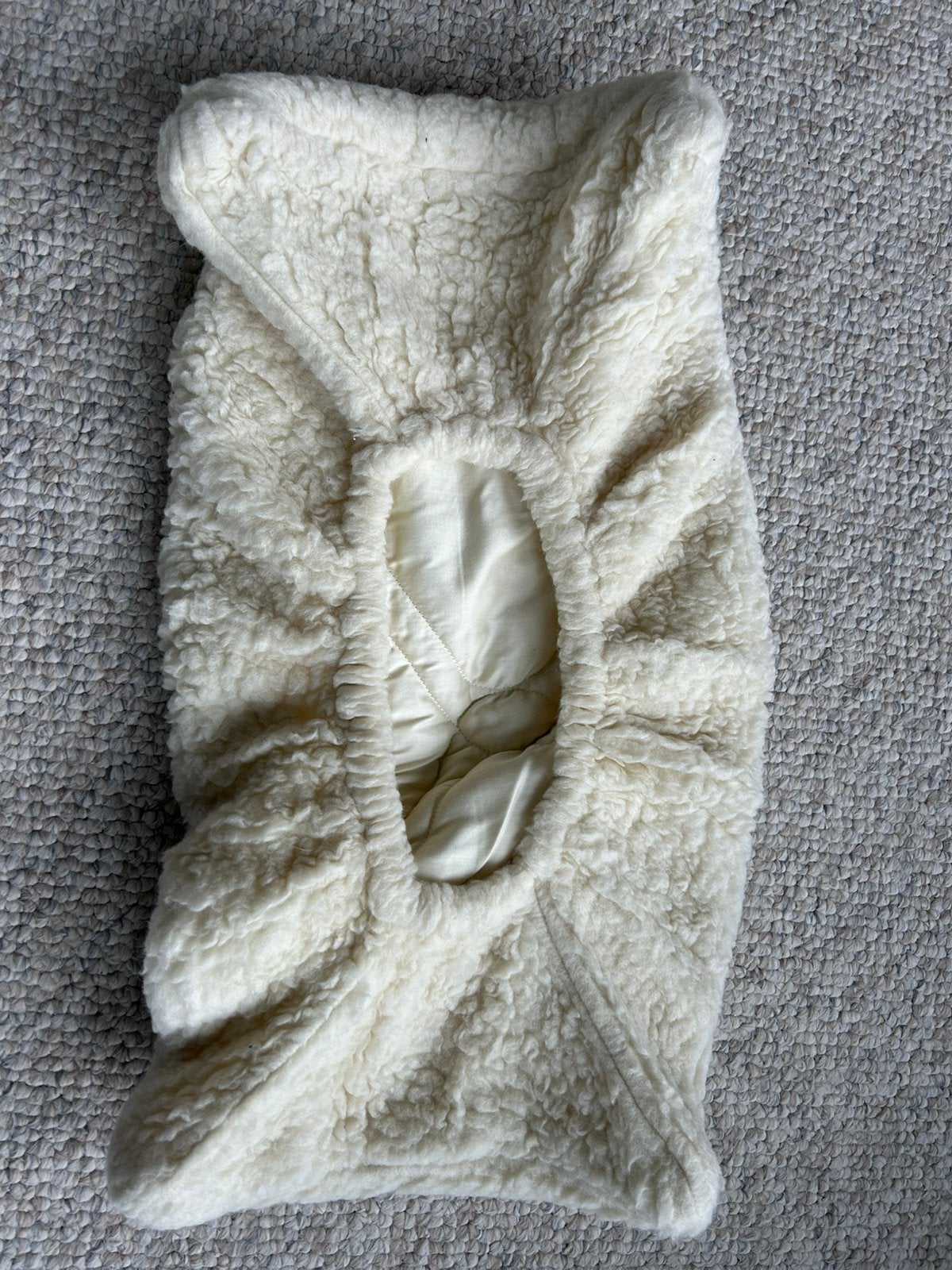 Teddy Merino hoeslaken van Daaloumaa, voor bednest, Jongetje of Meisje, Ophalen of Verzenden, Zo goed als nieuw, Wit