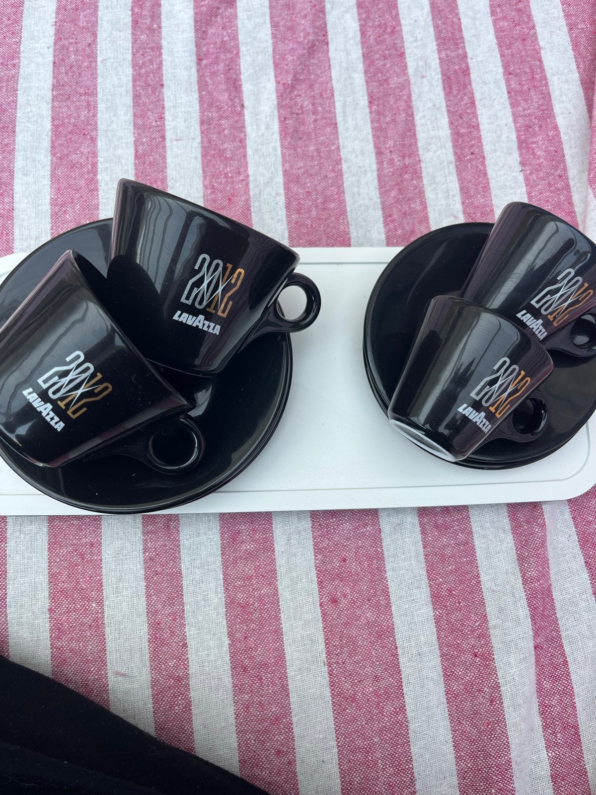 Nieuwe Lavazza 2012  4stuks limited edition, Overige merken, Verzenden, Keramiek, Nieuw