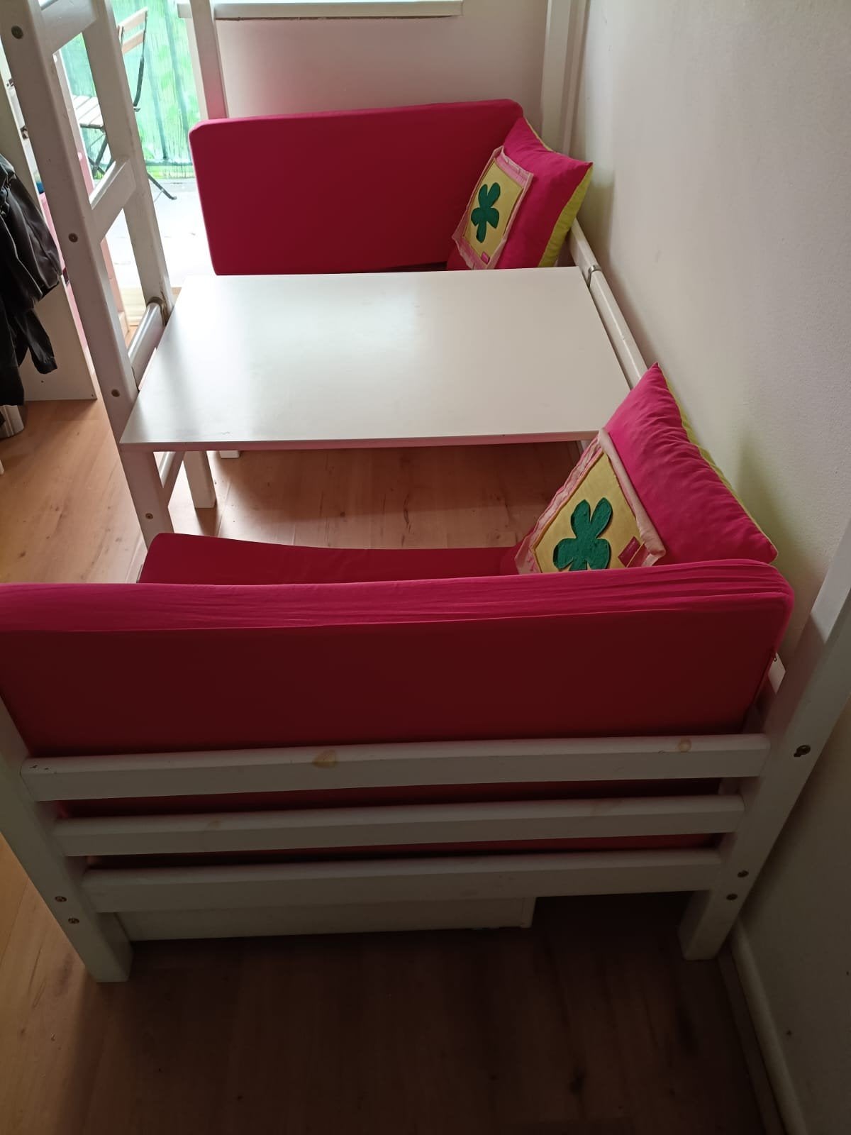 Stapelbed met bankjes en tafel - Ideaal voor kleine ruimtes, Huis en Inrichting, Slaapkamer | Stapelbedden en Hoogslapers, Gebruikt
