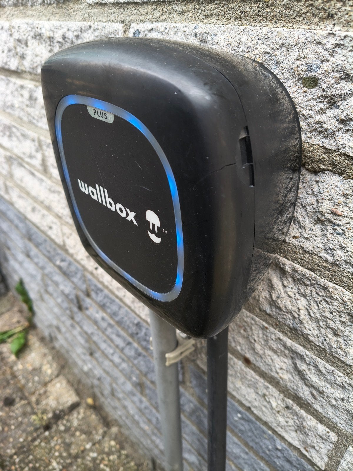 Wallbox Pulsar Plus met vaste kabel, Ophalen of Verzenden, Gebruikt, Laadpaal en Laadkabel