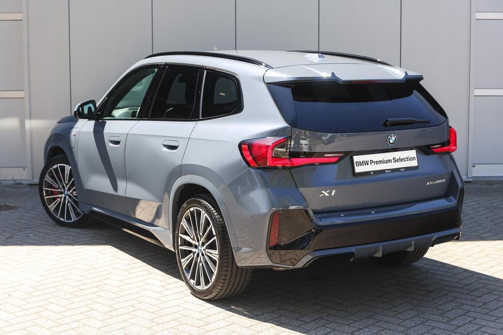 BMW X1 xDrive25e M Sport Automaat / Trekhaak / Sportstoelen, Gebruikt, Bedrijf, Hybride Elektrisch/Benzine, 3 cilinders