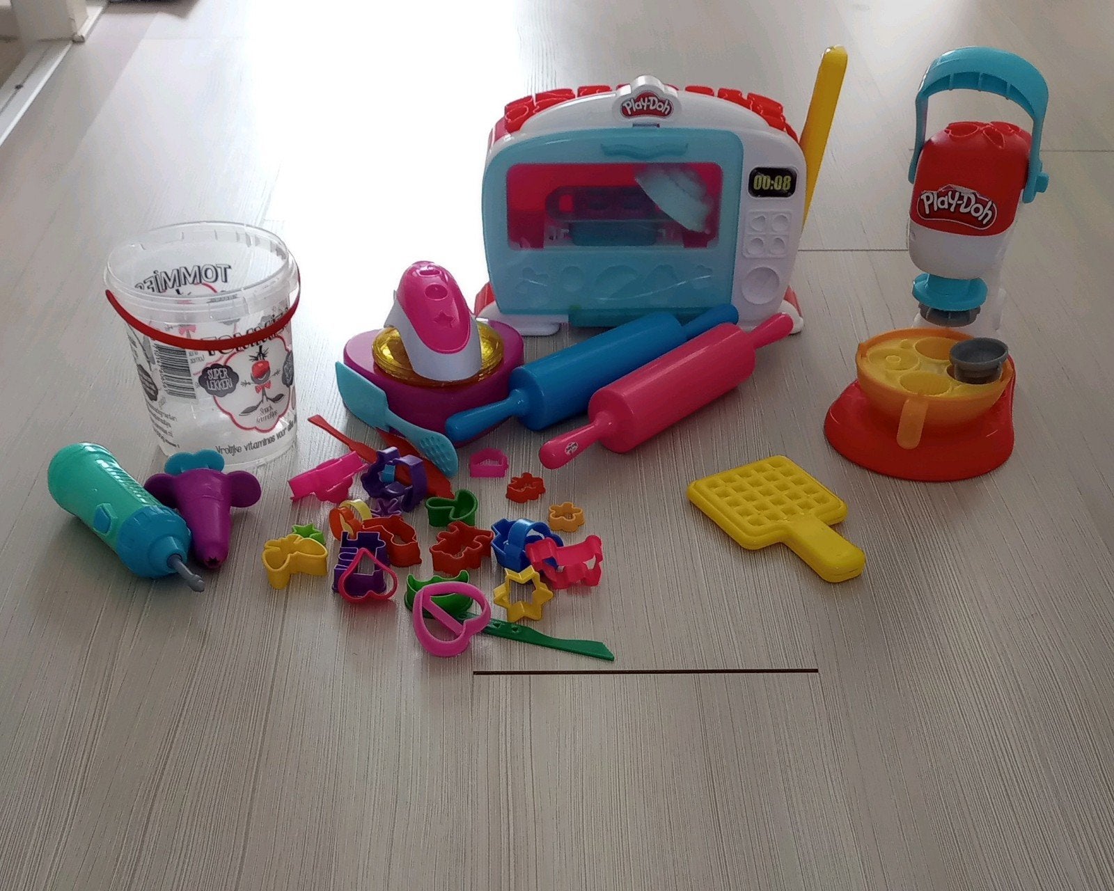 Play-Doh speelset met oven, wafelijzer en accessoires, Ophalen of Verzenden, Gebruikt, Knutselen, Met geluid
