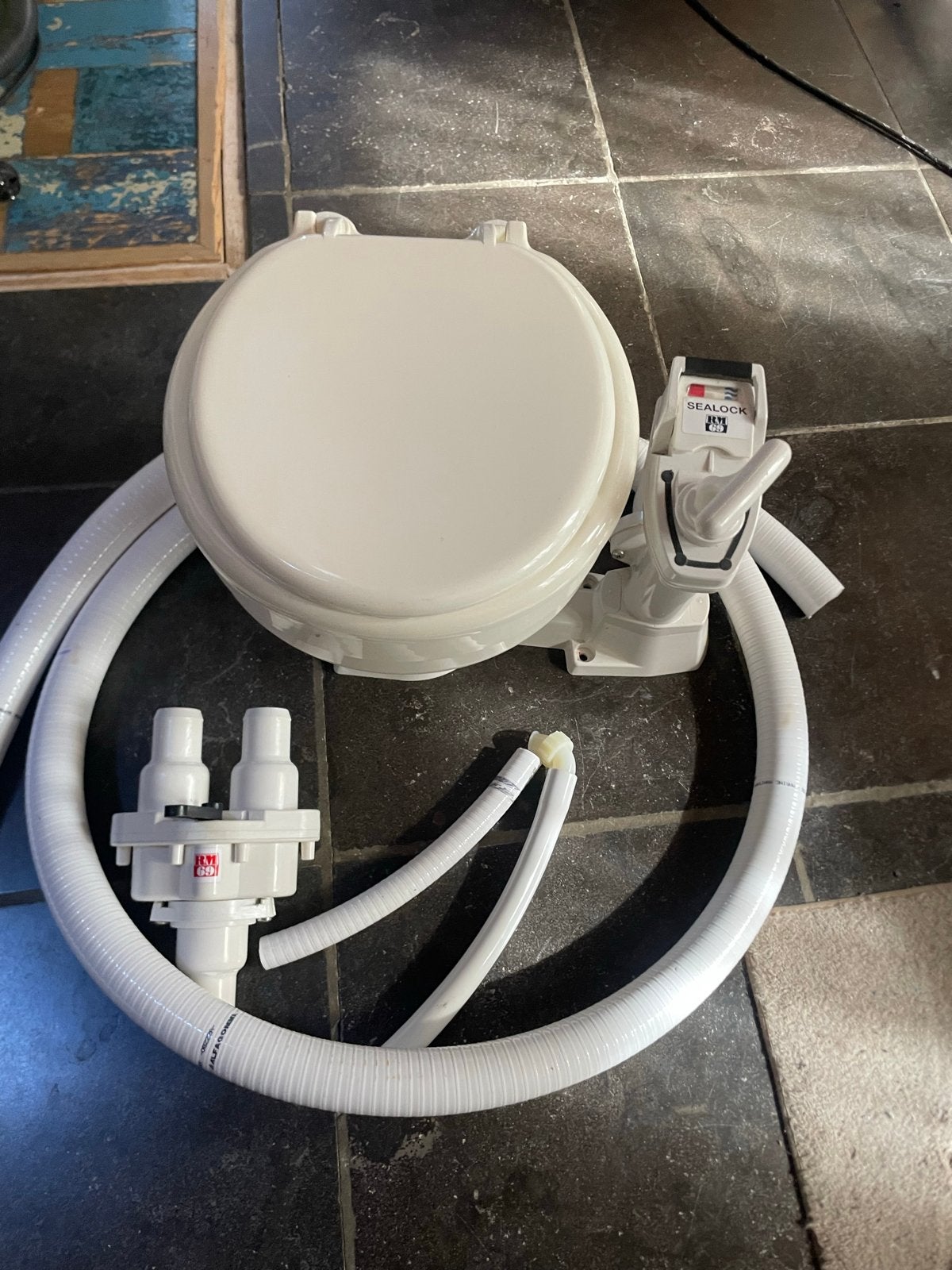 RM69 kunstof lichtgewicht toilet met toebehoren, Watersport en Boten, Ophalen of Verzenden, Nieuw, Kombuis en Sanitair