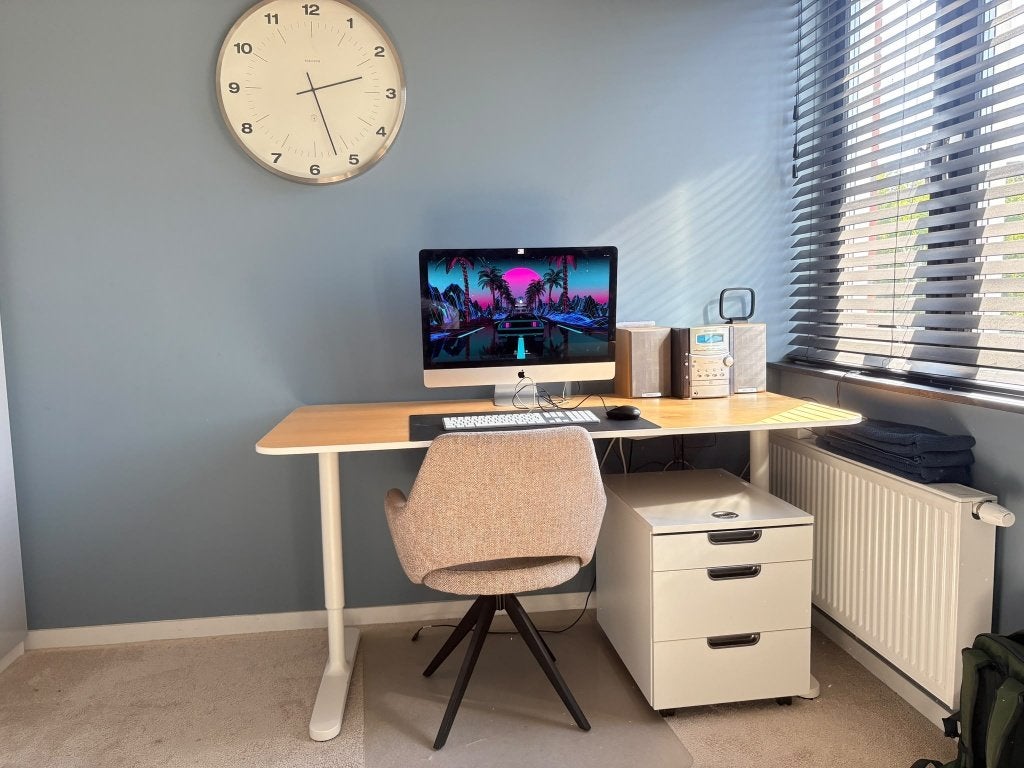 Ikea bureau 160 x 80 cm. In hoogte verstelbare poten, Ophalen, 160 cm, Gebruikt, Hout