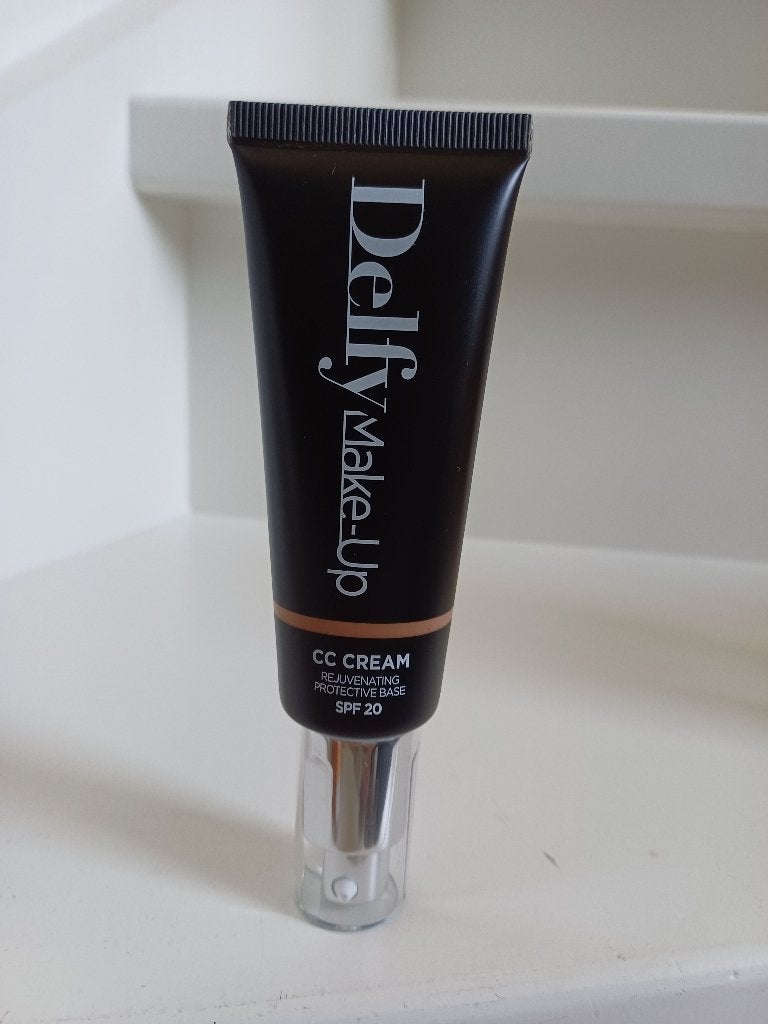 DELFY MAKE UP CC CREAM SPF 20 CAPPUCCINO 40ML NIEUW, Overige kleuren, Gehele gezicht, Nieuw, Ophalen of Verzenden