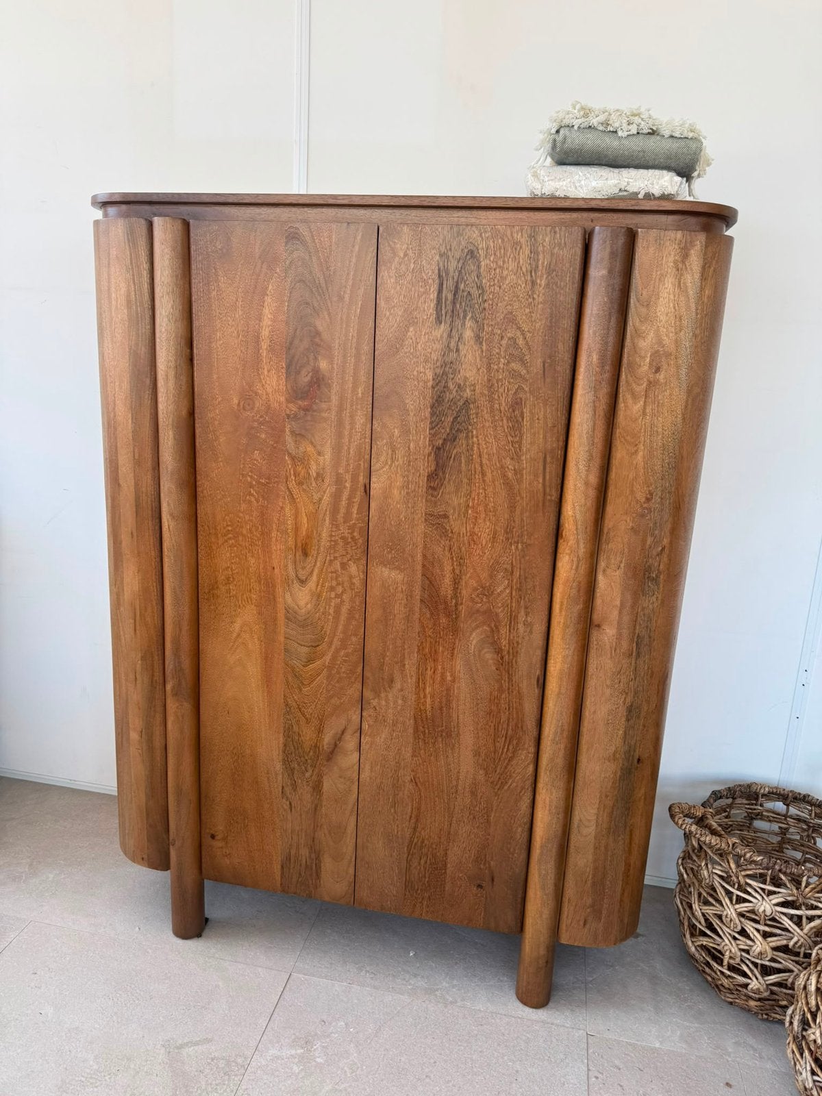 Magazijn leegverkoop dichte kast Salano mangohout retro SALE, Nieuw, Ophalen of Verzenden, Info@wkhome.nl, Argonweg 20 Amersfoort
