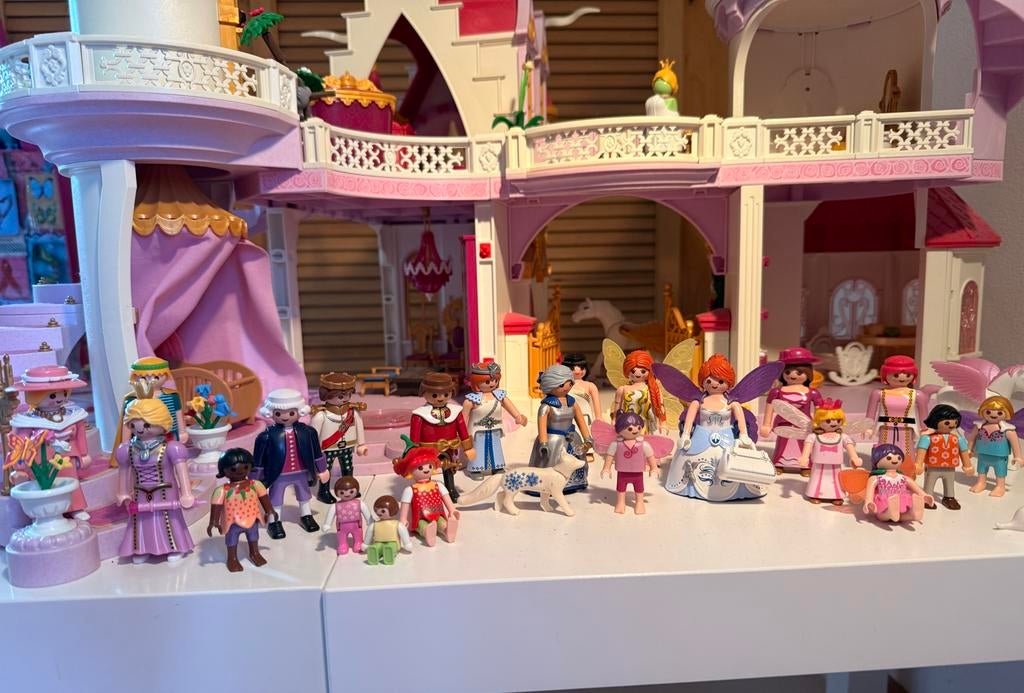 Groot Playmobil prinsessenkasteel + poppetjes en accessoires, Kinderen en Baby's, Speelgoed | Poppenhuizen, Ophalen, Zo goed als nieuw