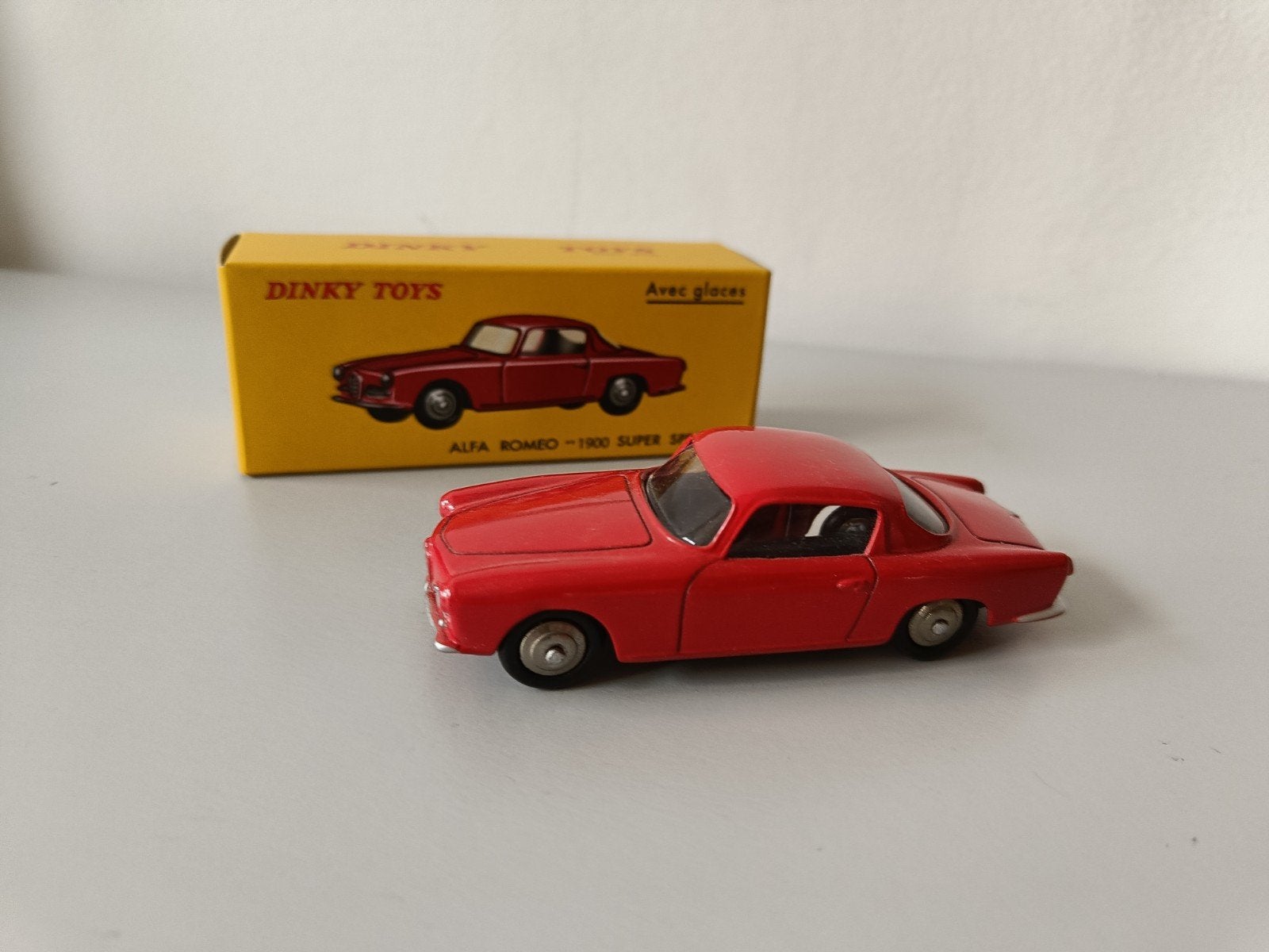 Atlas Dinky Toys Alfa Romeo 1900 Super, als nieuw in OVP, Hobby en Vrije tijd, Ophalen of Verzenden, Zo goed als nieuw, Auto, Overige merken