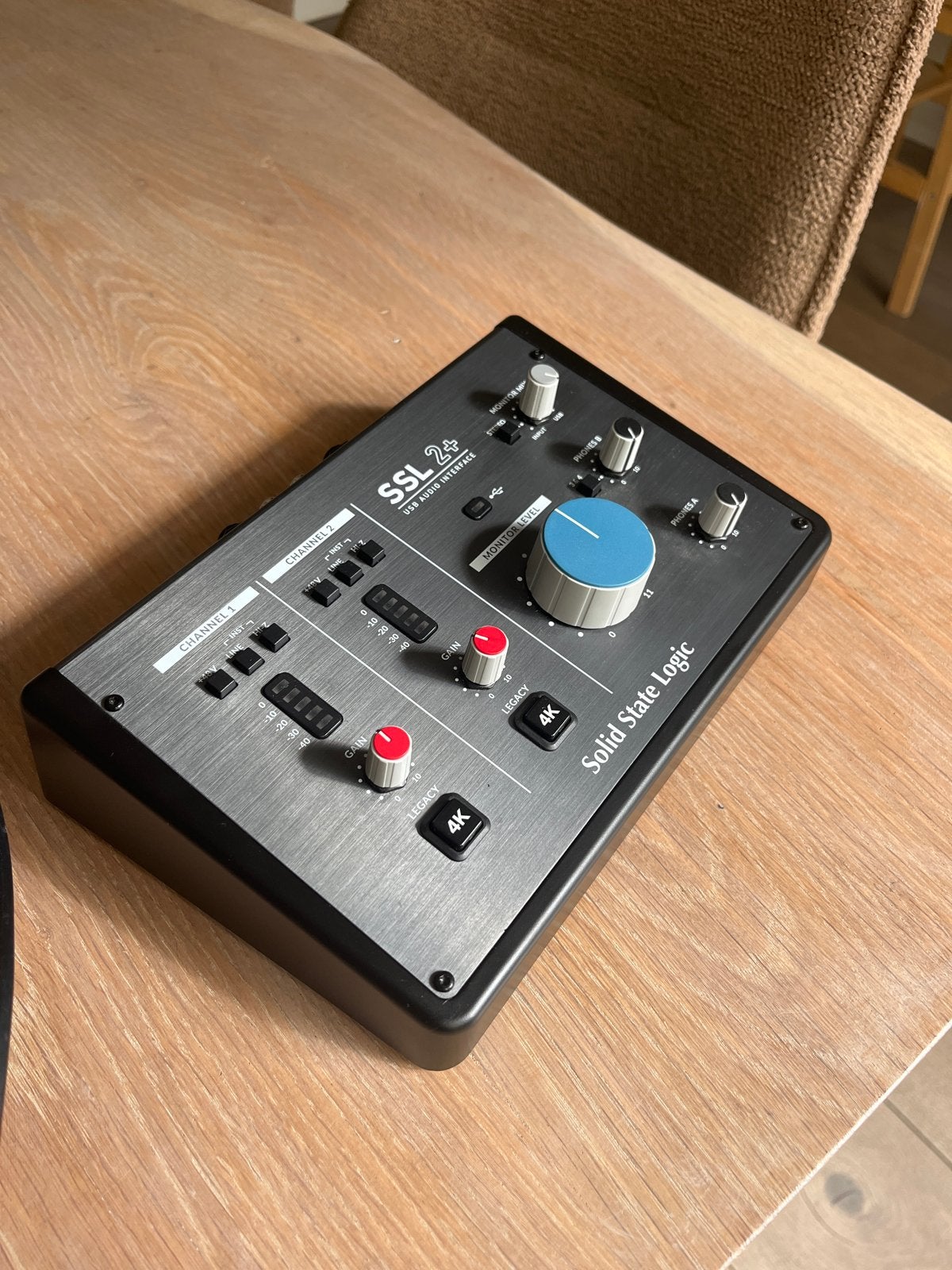 Solid State Logic SSL 2+ USB Audio Interface, Ophalen, Zo goed als nieuw, Minder dan 5 kanalen, Microfooningang
