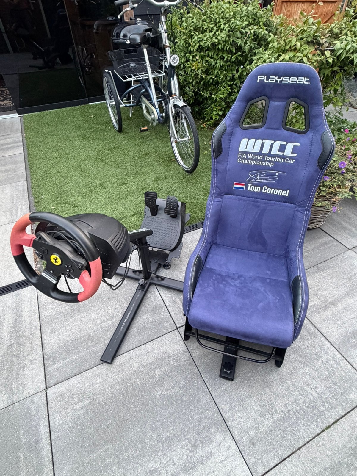 Playseat Tom Coronel edition + T150 (Ferrari), Spelcomputers en Games, Spelcomputers | Sony PlayStation Consoles | Accessoires