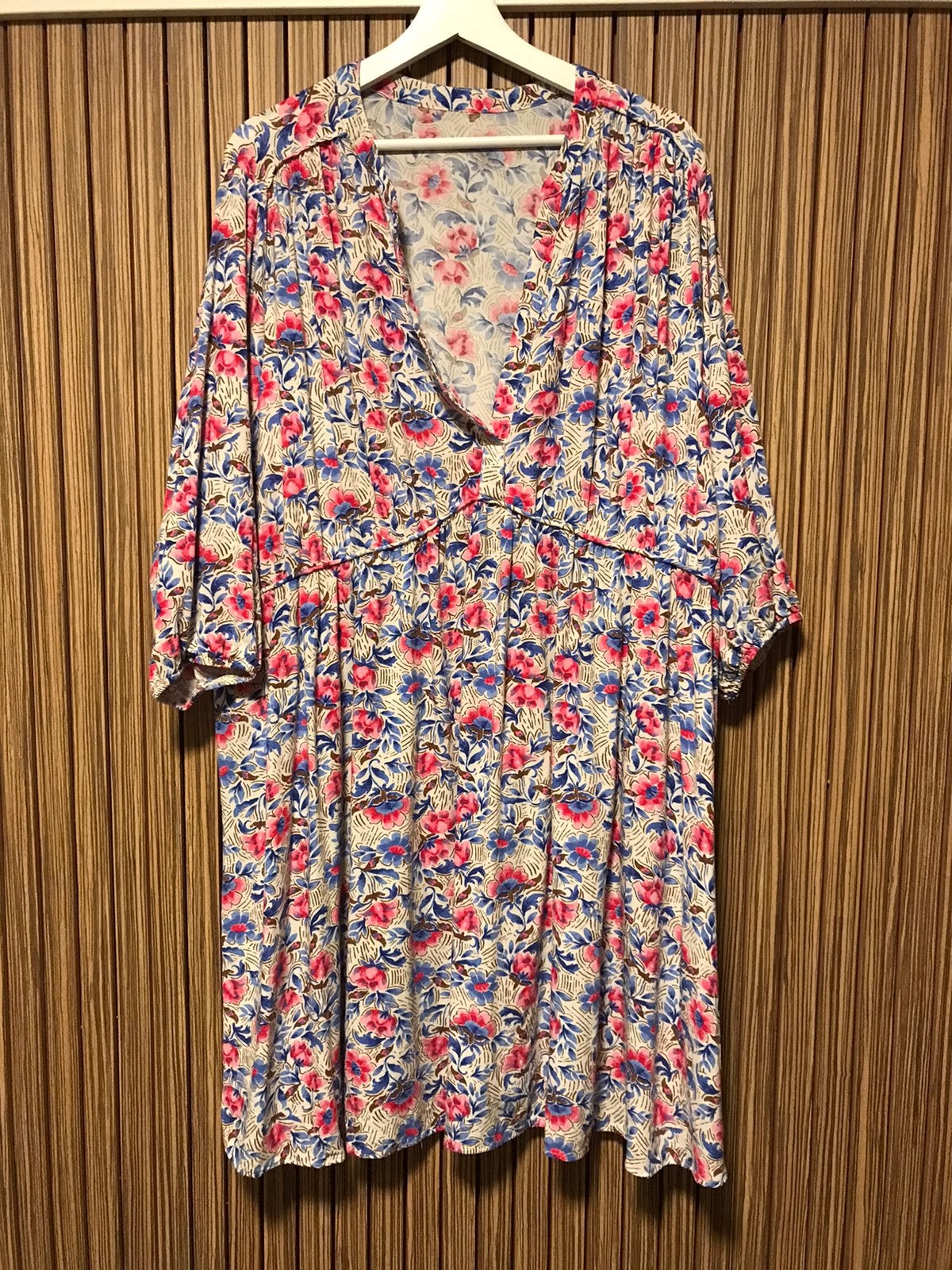 Zomerse tuniek wit bloemen Ms mode oto 61cm zgan, Kleding | Dames, Grote Maten, Overige kleuren, Verzenden, Blouse of Tuniek, Zo goed als nieuw