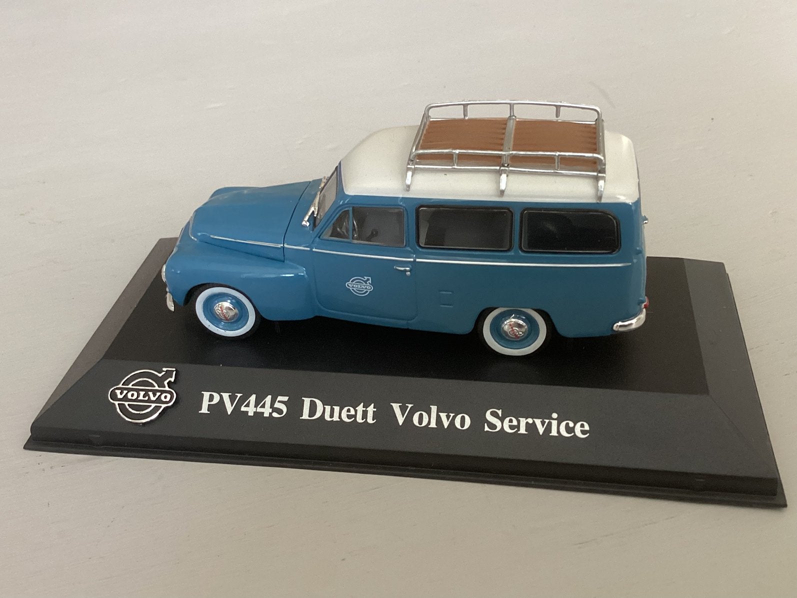 Volvo PV445 Duett Volvo Service Atlas Edition, Hobby en Vrije tijd, Modelauto's | 1:43, Ophalen of Verzenden, Zo goed als nieuw