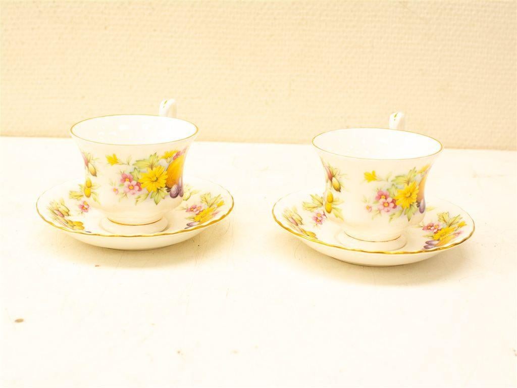 4 delig Richmond Bone china kop en schotel 33681, Gebruikt, Ophalen of Verzenden, Bord(en), Wedgwood