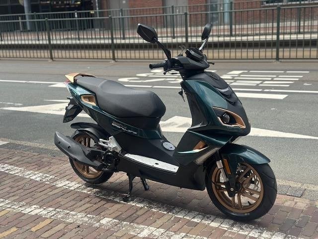 Peugeot Speedfight 4 Sportline Deep Lake Green ( peugeot ), Fietsen en Brommers, Nieuw, 50 cc, Overige modellen