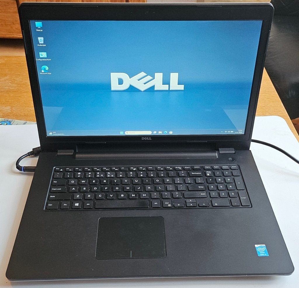 Dell Inspiron 5748 / Windows 11, Office en antvirus, 256 GB, Met videokaart, 2 tot 3 Ghz, Qwerty