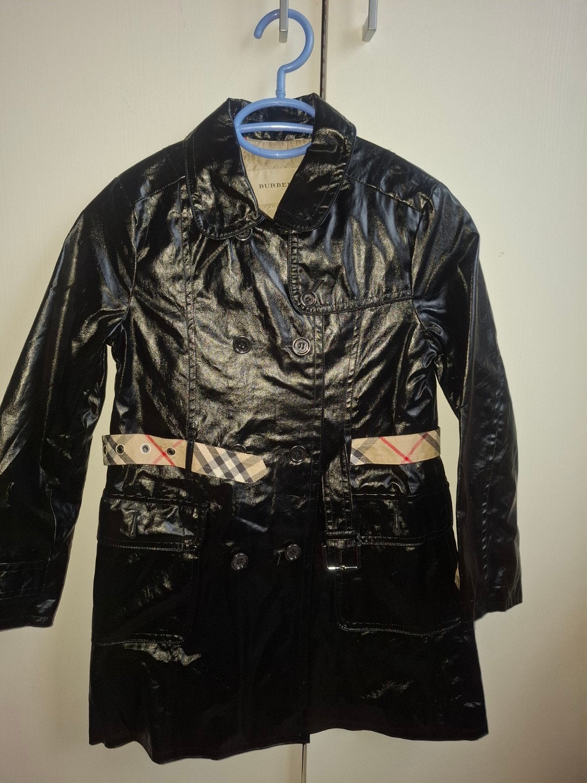 Burberry Zwarte Glanzende regenjas/ Jas voor Kinderen - Maat, Ophalen of Verzenden, Gebruikt, Burberry, Meisje