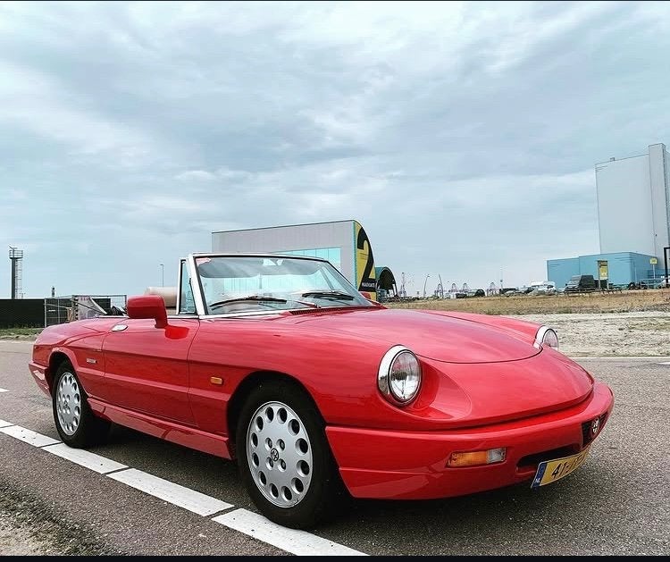 Alfa Romeo Spider 2.0 U9 1991 Rood, 1965 cc, Achterwielaandrijving, Beige, 4 cilinders