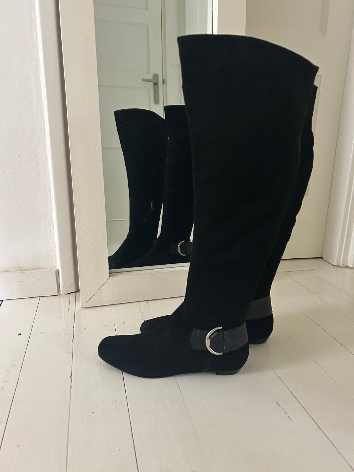 The Seller lasrzen echt suède zgan, Ophalen, Zo goed als nieuw, Zwart, Hoge laarzen