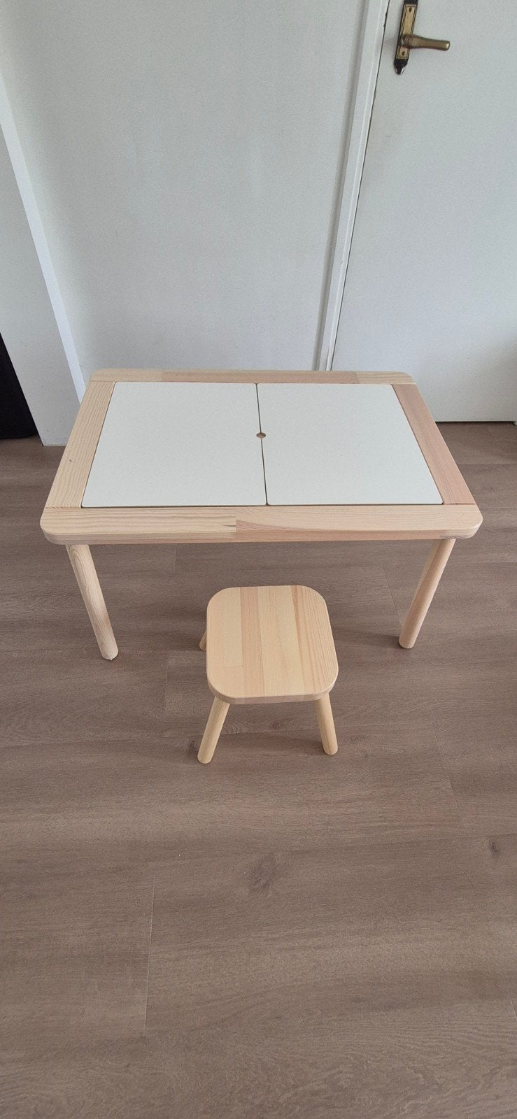 IKEA Flisat tafel + Flisat kruk, Kinderen en Baby's, Kinderkamer | Tafels en Stoelen, Ophalen, Gebruikt, Tafel(s) en Stoel(en)