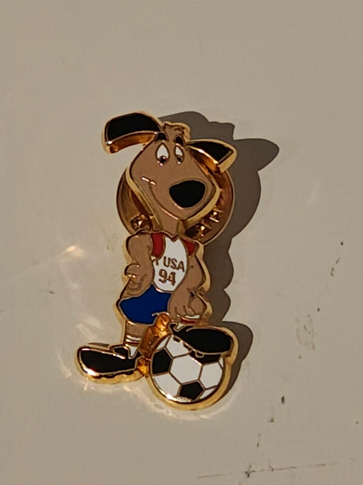 3 Speldjes FIFA World Cup 1994 USA Mascotte STRIKER, Ophalen of Verzenden