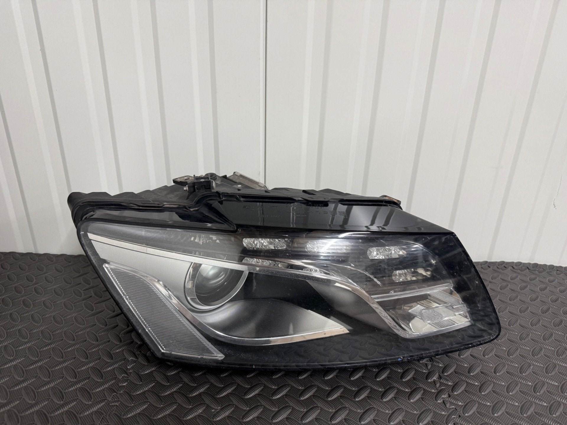Audi Q5 8R xenon led koplamp rechts 8r0941030aj, Auto-onderdelen, AUDI AG, Kundenbetreuung@audi.de, Nieuw, Auto-Union-Strasse 1
85045  Ingolstadt, DE