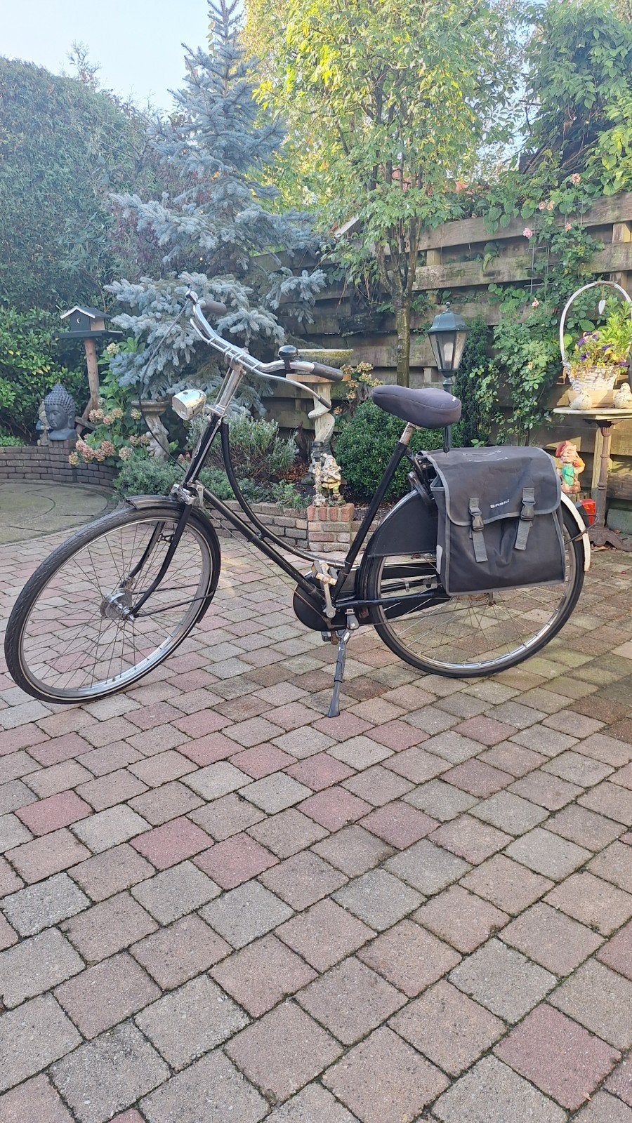 Gazelle omafiets zwart met trommelremmen en fietstassen, Fietsen en Brommers, Fietsen | Dames | Omafietsen, Gebruikt, Versnellingen