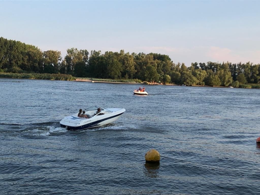 Glastron Speedboot, Ophalen, Gebruikt, Binnenboordmotor, 120 tot 200 pk
