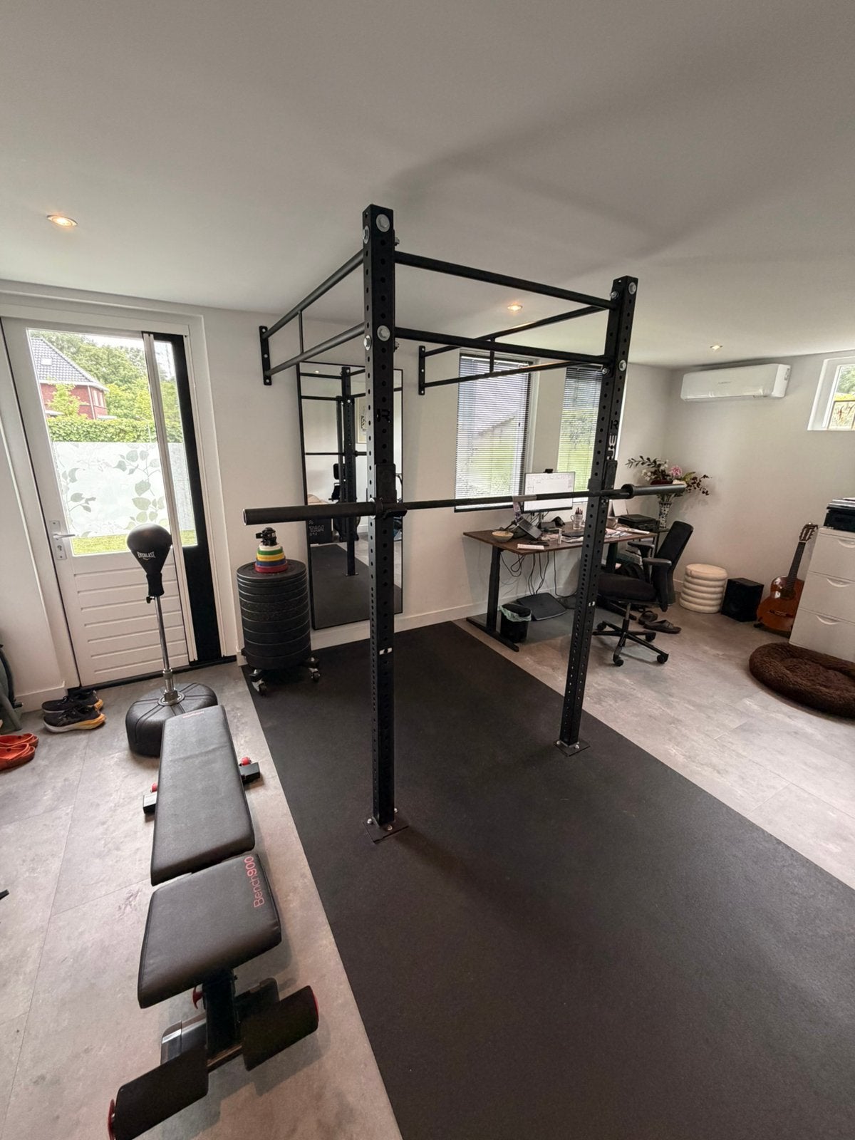 Rogue Fitnessrek met rogue barbell, gewichten en bankje, Ophalen, Zo goed als nieuw, Krachtstation