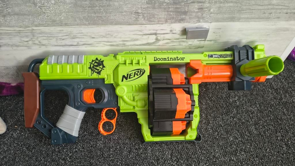 Nerf doominator, Kinderen en Baby's, Speelgoed | Buiten | Actiespeelgoed, Ophalen of Verzenden