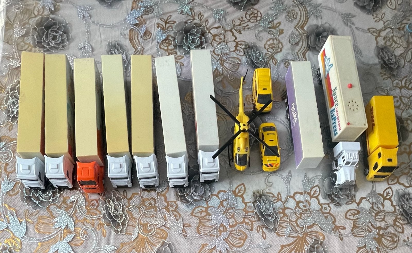Diverse speelgoedvoertuigen - Vrachtwagens, Helikopter, Auto, Kinderen en Baby's, Ophalen of Verzenden, Gebruikt