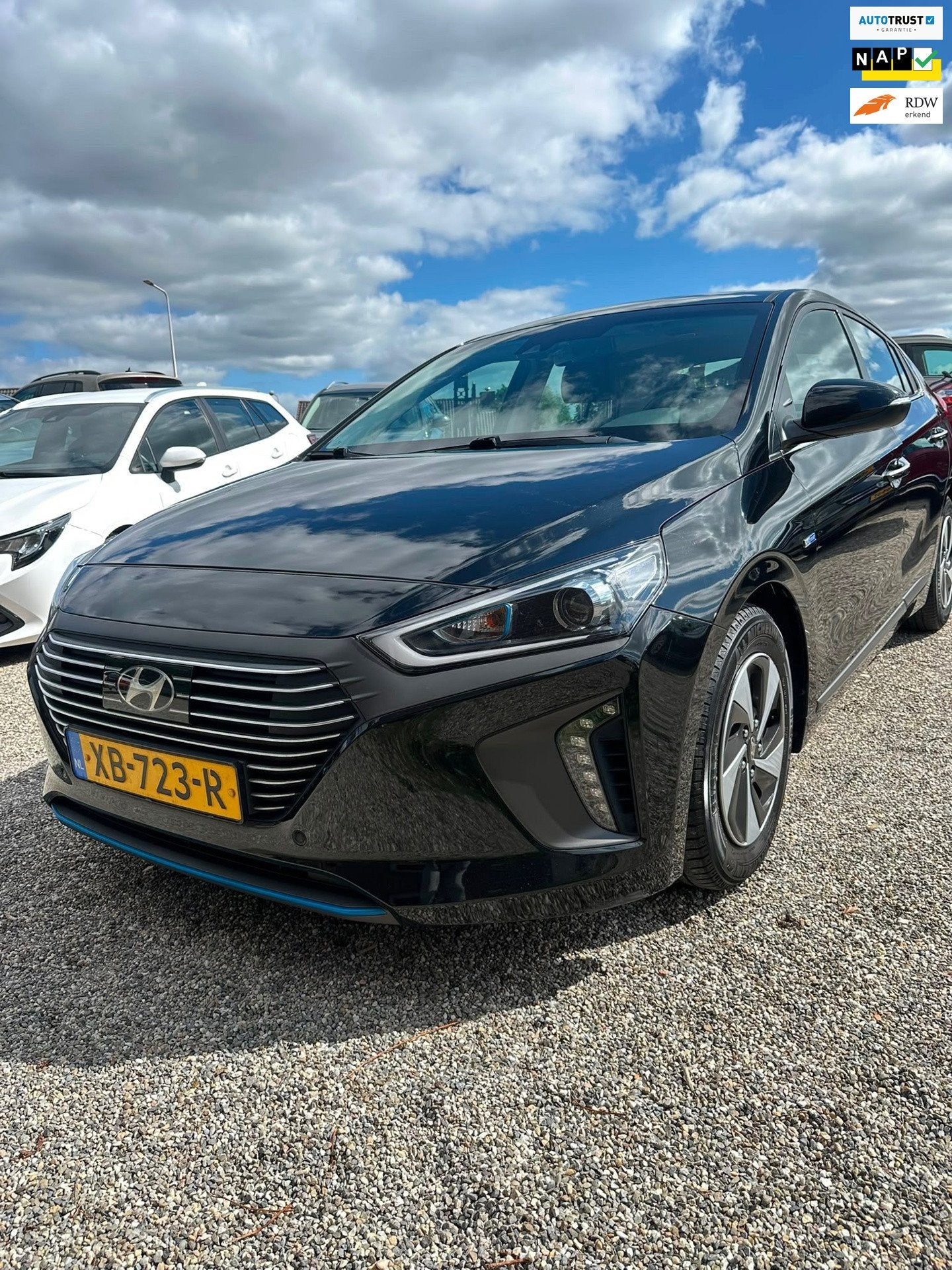 Hyundai IONIQ 1.6 GDi Premium Geleverd met Grote Beurt en Ap, Auto's, Hyundai, Dealer onderhouden, Gebruikt, Zwart, Bedrijf