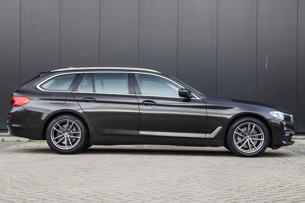 BMW 5-serie Touring 530i 252PK Executive ✅ Trekhaak ✅ LE, Auto's, Automaat, 1998 cc, Gebruikt, Origineel Nederlands