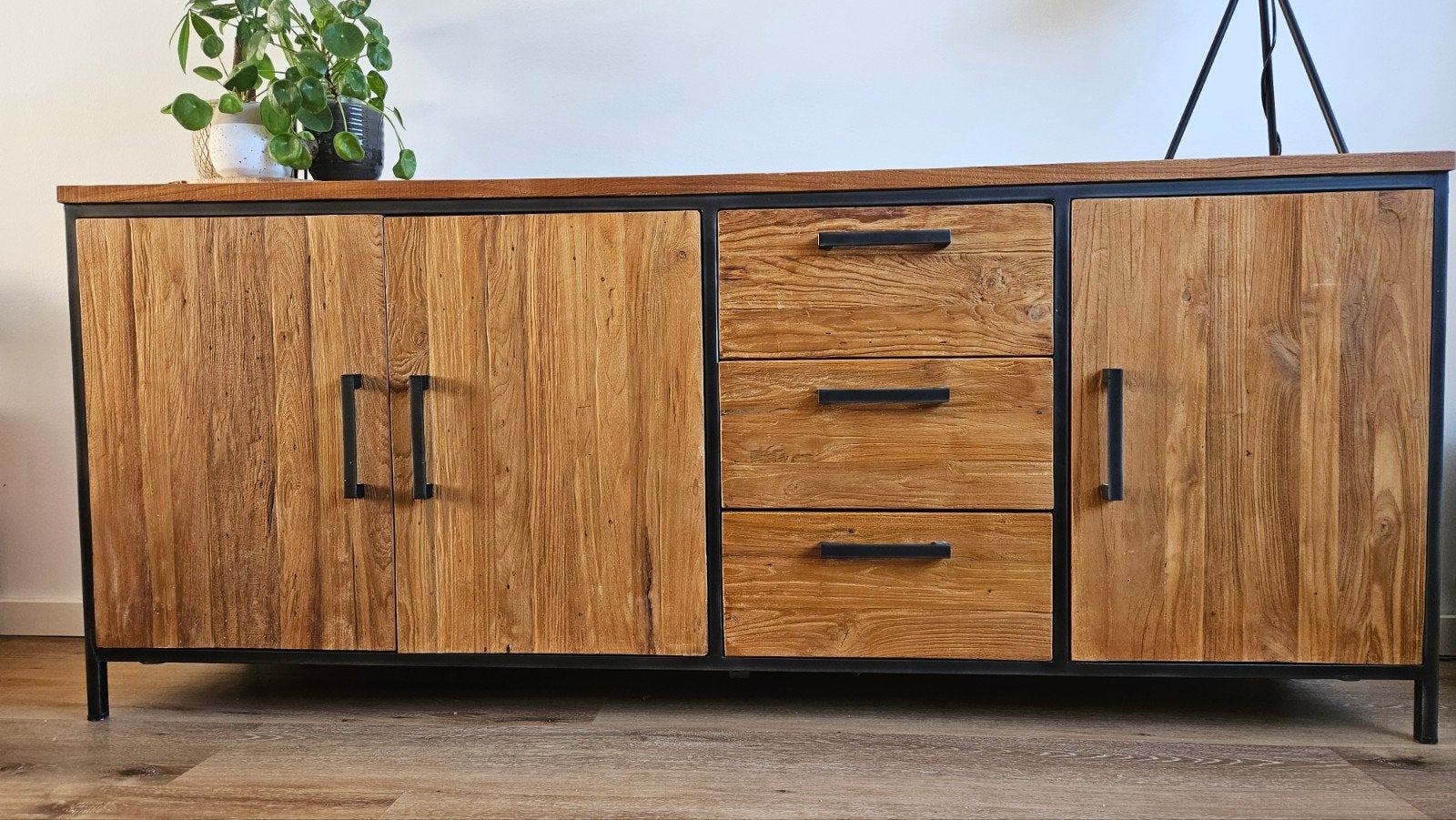 Pronto Romaro Kast/Dressoir Teakhout Mix Rouge Industrieel, Ophalen, Industrieel warm, Gebruikt, Met deur(en)