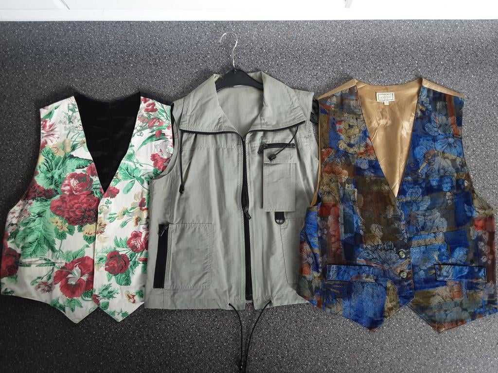 6x Gilet, kort , lang. Zwart wit bloemen, blauw, groen. 38 M, Kleding | Dames, Maat 38/40 (M), Ophalen of Verzenden, Zo goed als nieuw