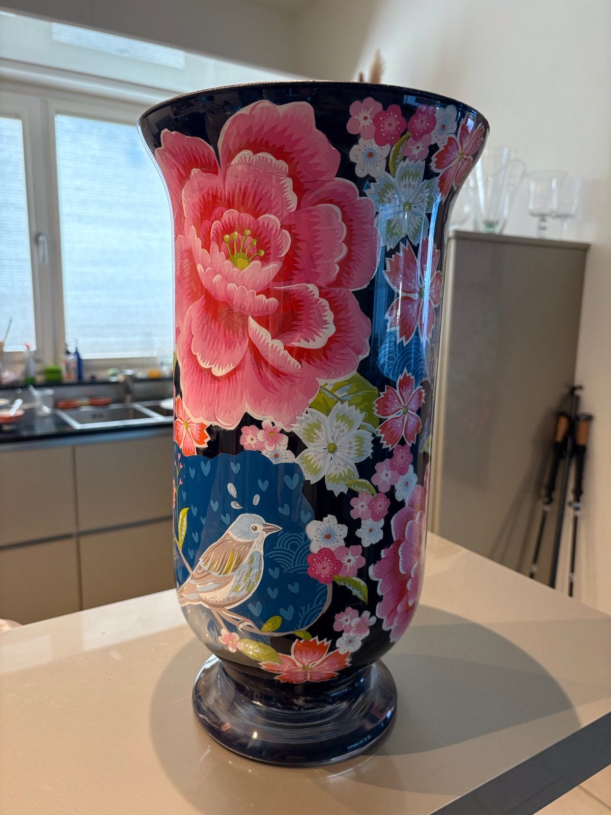 PIP glazen vaas met bloemen en vogel decoratie, Ophalen of Verzenden, Nieuw, Overige kleuren, Glas