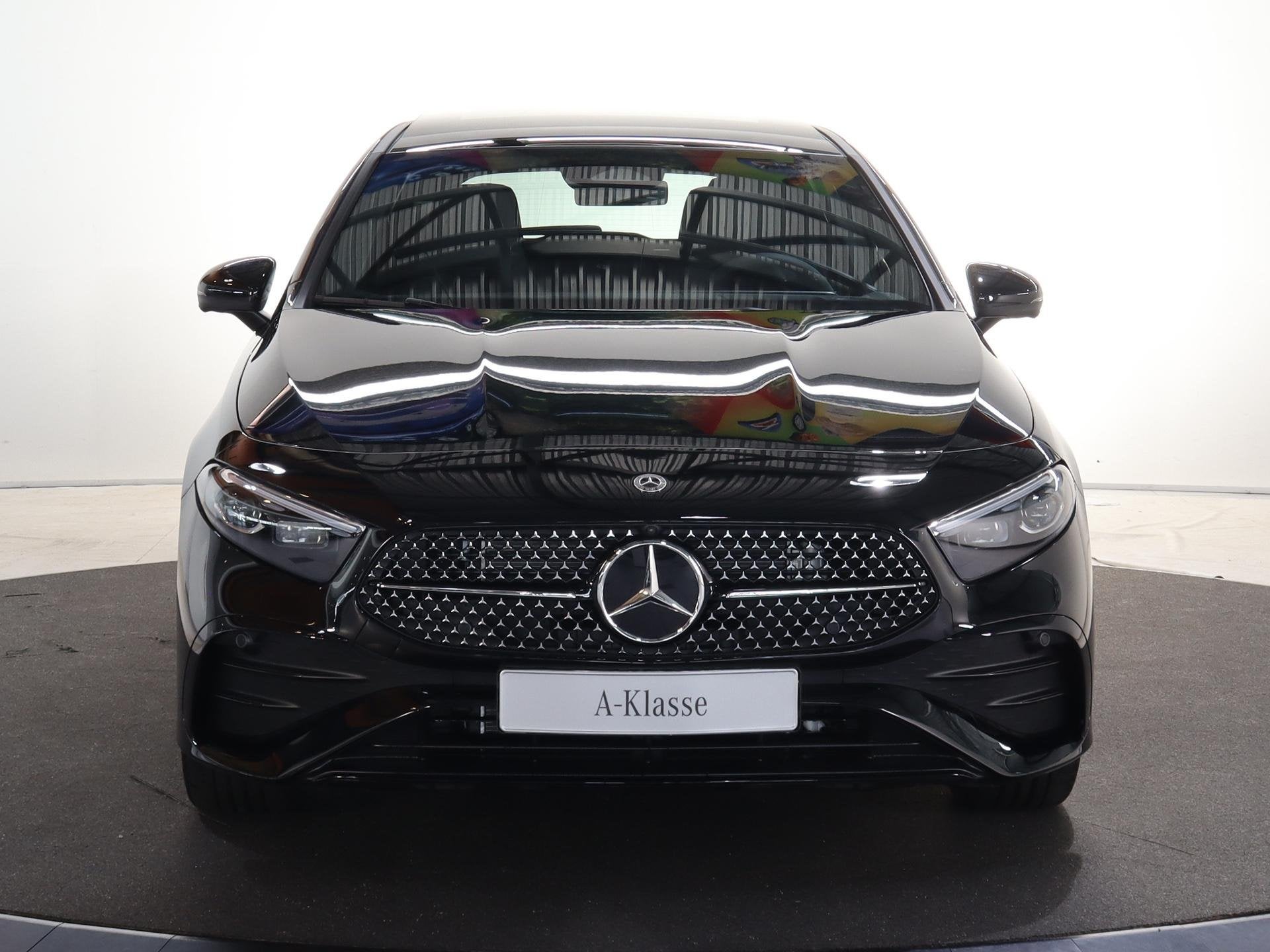 Mercedes-Benz A-Klasse 250 e Business Solution AMG | Panoram, Auto's, Mercedes-Benz, 4 cilinders, Plug-in hybride, Bedrijf, Hybride Elektrisch/Benzine