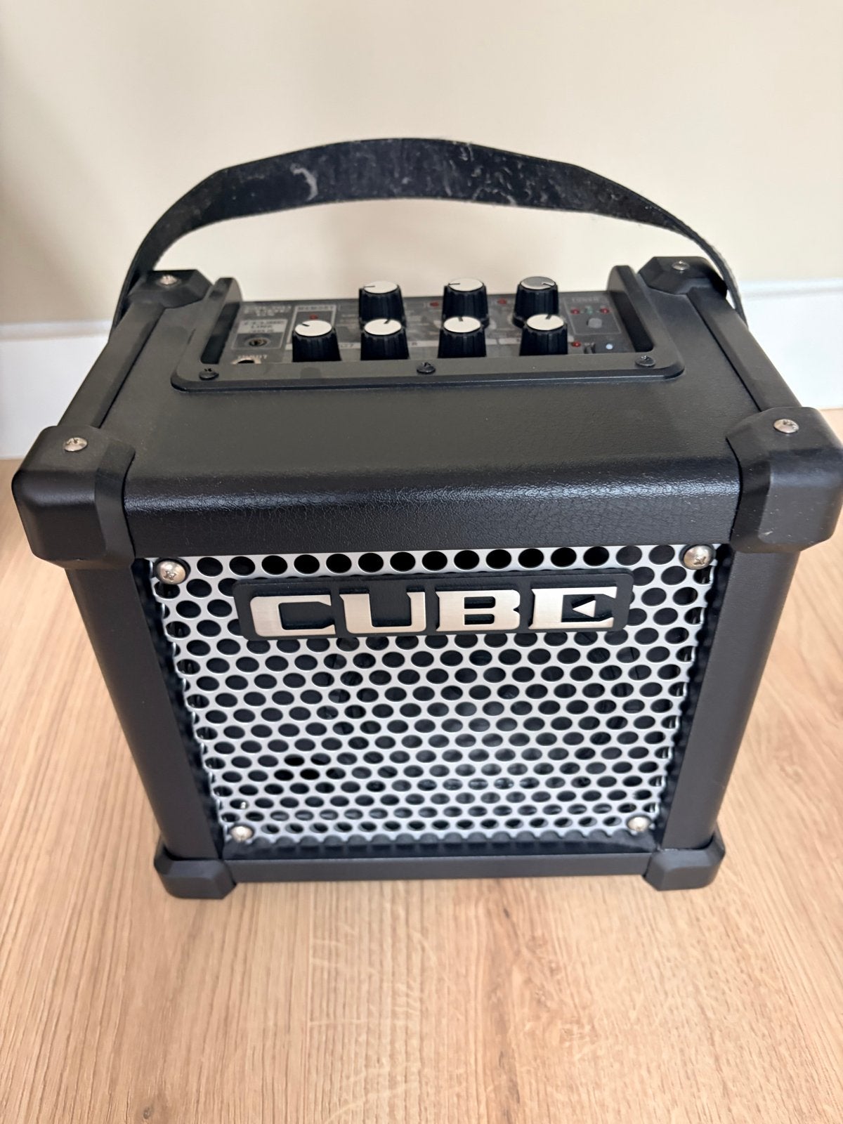 Roland Cube gitaarversterker, Muziek en Instrumenten, Ophalen of Verzenden, Zo goed als nieuw, Gitaar, Minder dan 50 watt