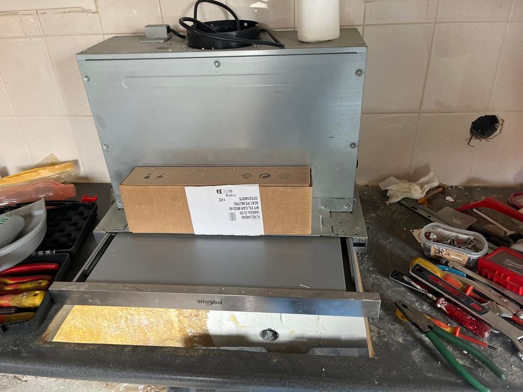 Whirlpool Afzuigkap 60cm + Nieuw Koolstoffilter, Witgoed en Apparatuur, Afzuigkappen, Gebruikt, Inbouw, Onderbouw afzuigkap, Minder dan 200 m³ per uur