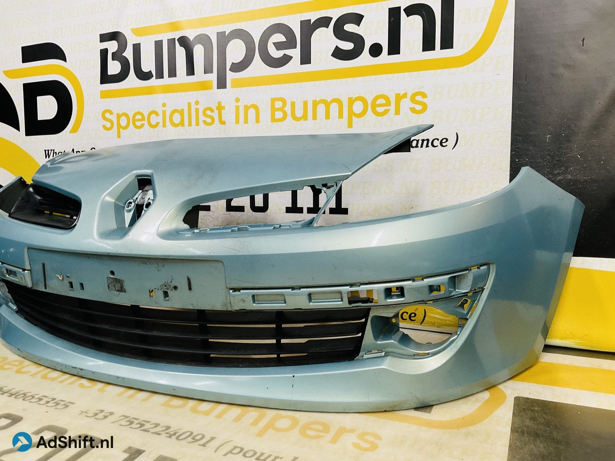 BUMPER Renault Clio 3 2005-2008 VOORBUMPER 2-F8-9458z, Auto-onderdelen, Bumper