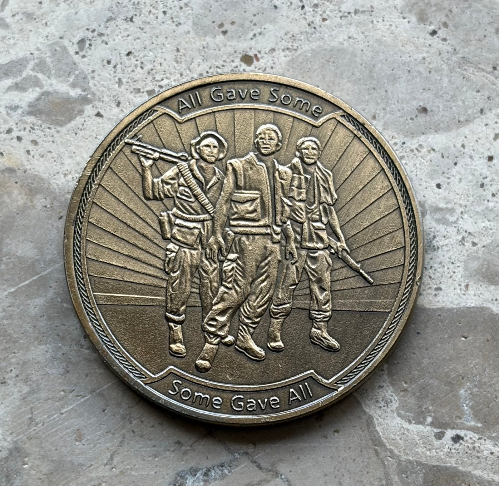 US Army Vietnam war veteran coin, Ophalen of Verzenden, Landmacht, Amerika, Embleem of Badge