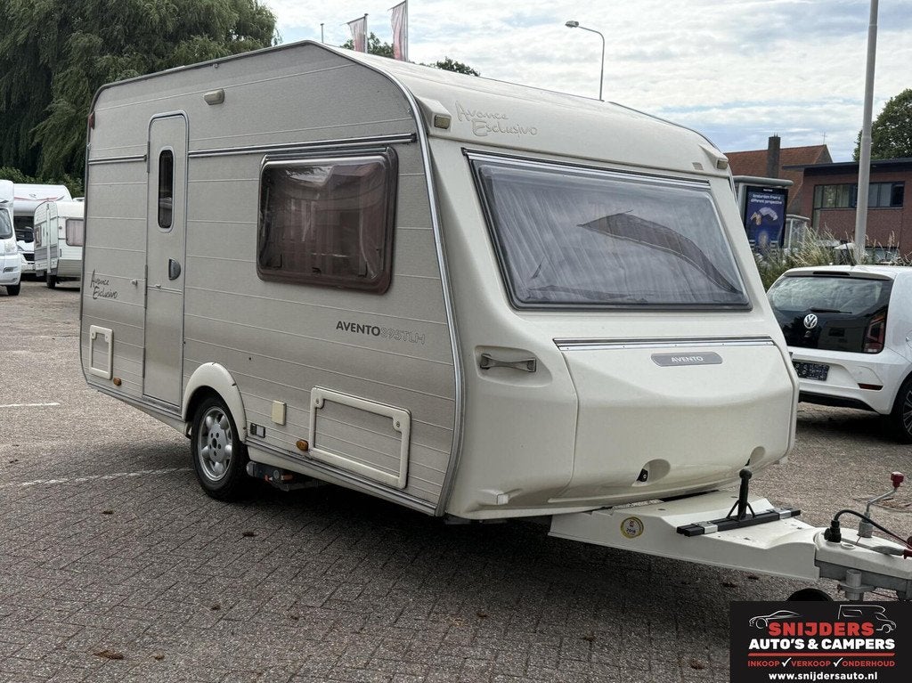 Avento Avance Esclusivo 395 TLH met mover en voortent, Caravans en Kamperen, Caravans, Koelkast, Avento, Bedrijf, 750 - 1000 kg