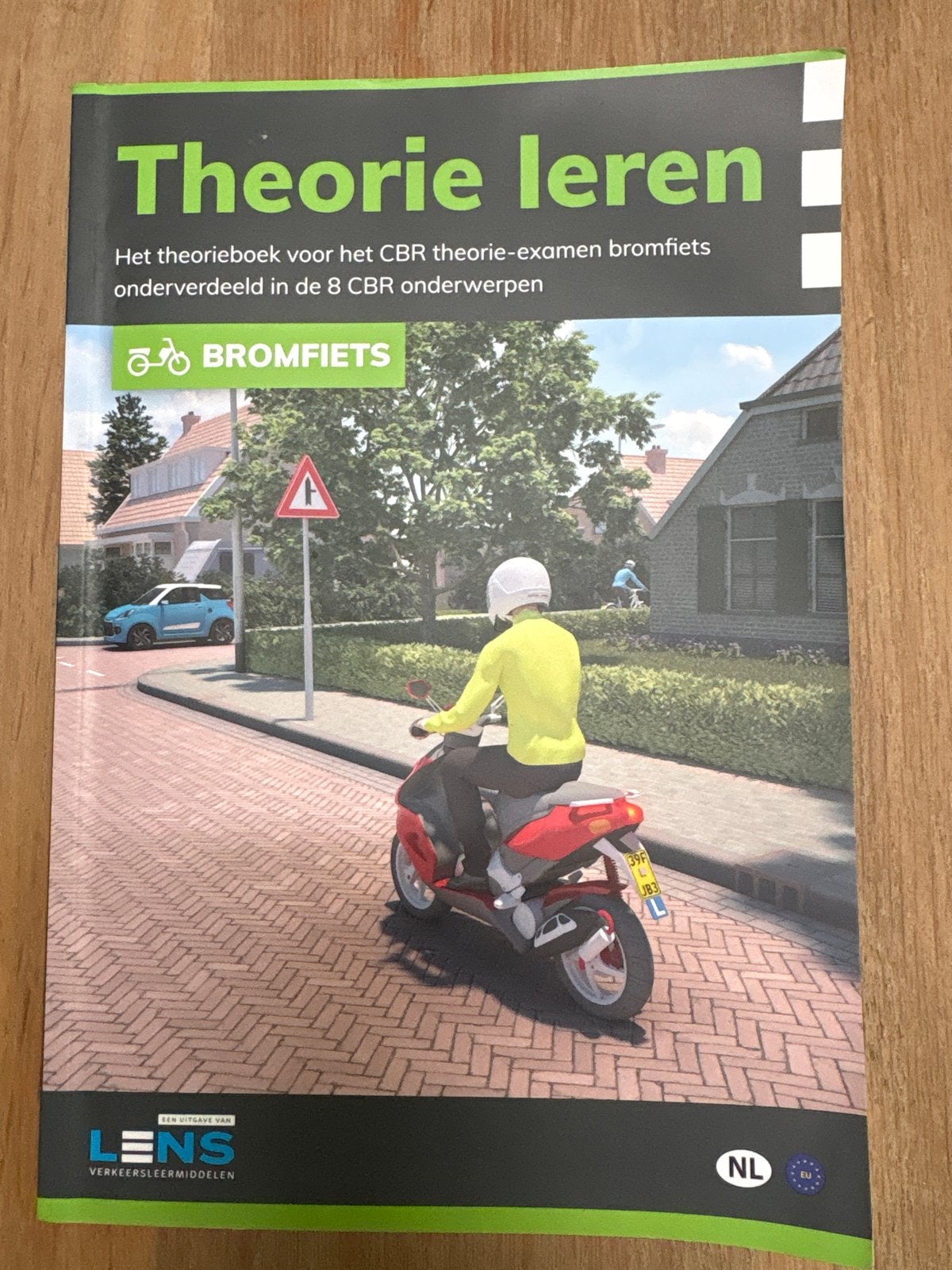Bromfiets Theorieboek en Samenvatting CBR LENS, Boeken, Ophalen of Verzenden, Gelezen, Algemeen