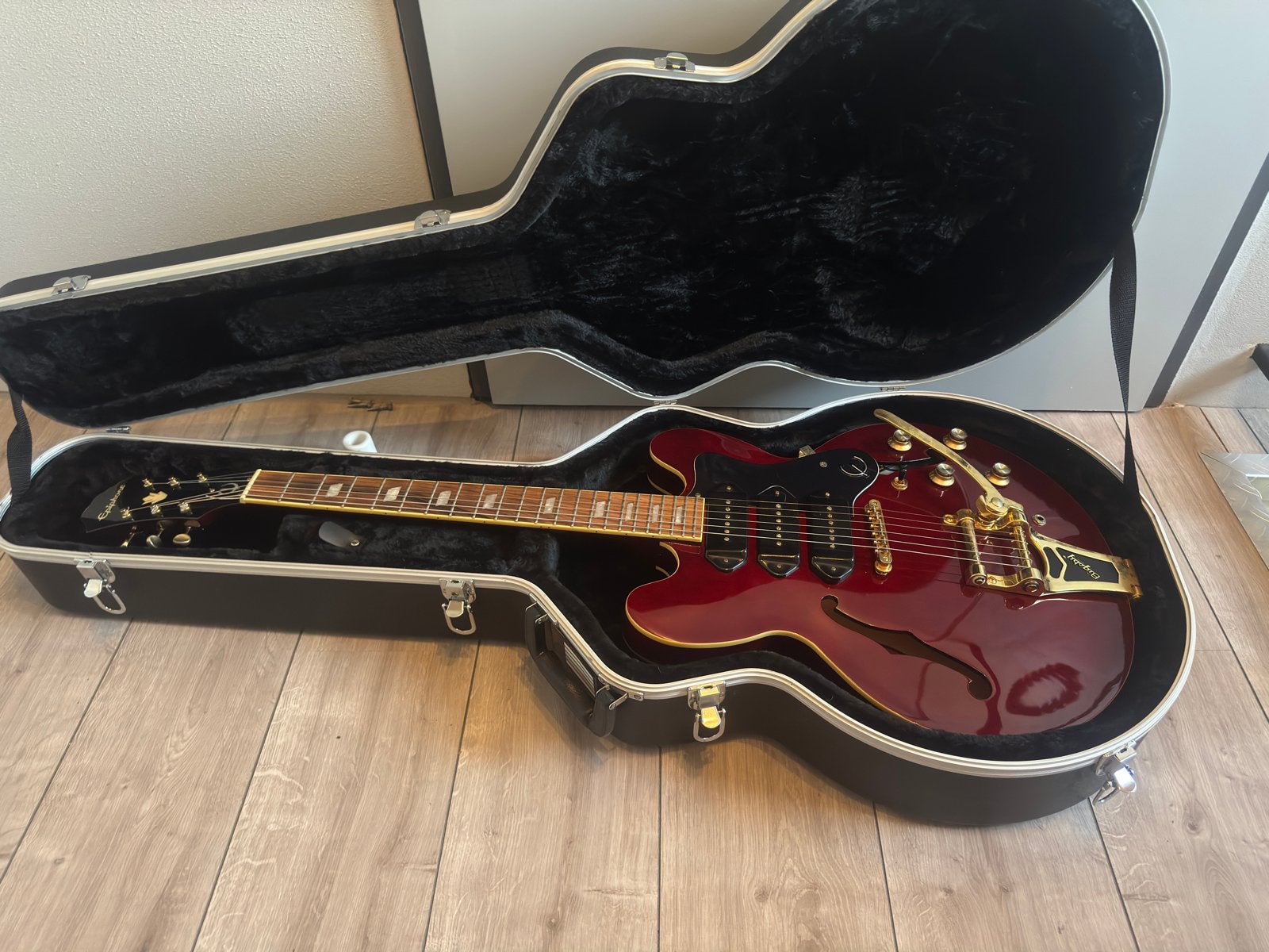 Epiphone Riviera P93 WR - incl. Koffer & kabel, Muziek en Instrumenten, Ophalen, Zo goed als nieuw